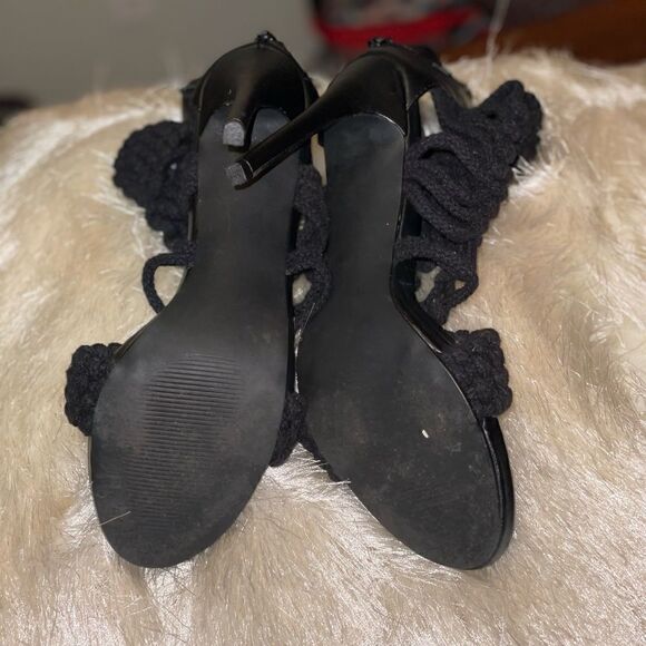 Privileged Crochet Knit Heels, SZ 9 - Picture 7 of 8